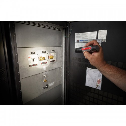 Фонарь светодиодный аккумуляторный компактный (зарядка через USB) MILWAUKEE L4 FMLED-301