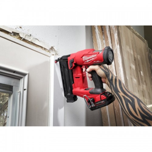 Пистолет гвоздезабивной аккумуляторный бесщёточный MILWAUKEE M18 FN18GS-202X (16-54мм) (ЗУ+2Х2Ач)