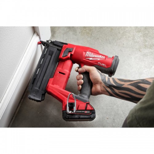 Пистолет гвоздезабивной аккумуляторный бесщёточный MILWAUKEE M18 FN18GS-202X (16-54мм) (ЗУ+2Х2Ач)