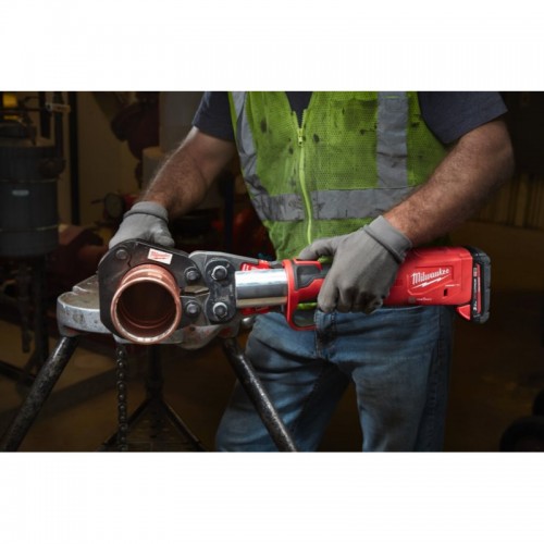 Обжимник гидравлический аккумуляторный для труб MILWAUKEE M18 ONEBLHPT-302C TH-SET (ЗУ+3Х2Ач+кейс)