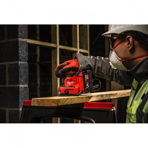 Шлифмашина вибрационная аккумуляторная MILWAUKEE M18 BQSS-0 (каркас)