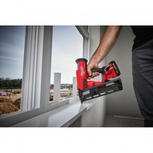 Пистолет гвоздезабивной аккумуляторный бесщёточный MILWAUKEE M18 FN16GA-0X (32-64мм)(каркас, HDкейс)