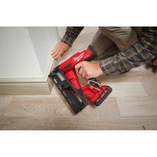Пистолет гвоздезабивной аккумуляторный бесщёточный MILWAUKEE M18 FN16GA-202X (32-64мм)(ЗУ+2Х2Ач)