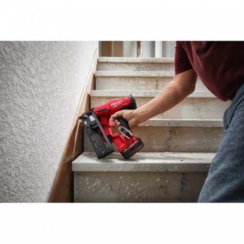 Пистолет гвоздезабивной аккумуляторный бесщёточный MILWAUKEE M18 FN16GA-202X (32-64мм)(ЗУ+2Х2Ач)
