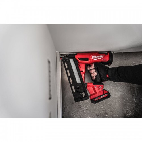 Пистолет гвоздезабивной аккумуляторный бесщёточный MILWAUKEE M18 FN16GA-202X (32-64мм)(ЗУ+2Х2Ач)