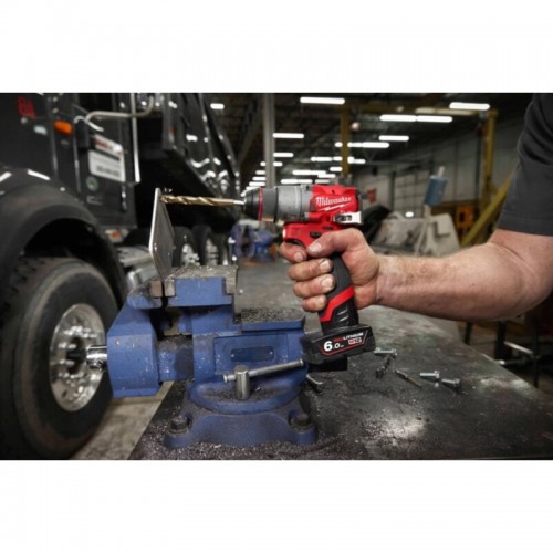 Дрель-шуруповёрт аккумуляторная бесщёточная MILWAUKEE M12 FDD2-202X (37Нм)(ЗУ+2акк.Х2Ач+HDкейс)