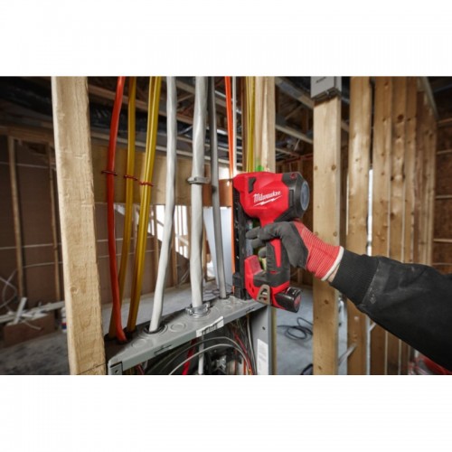 Степлер скобозабивной аккумуляторный для кабеля MILWAUKEE M12 BCST-0 (каркас)