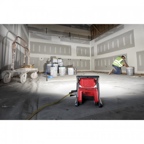 Фонарь светодиодный аккумуляторный MILWAUKEE M18 HOAL-0