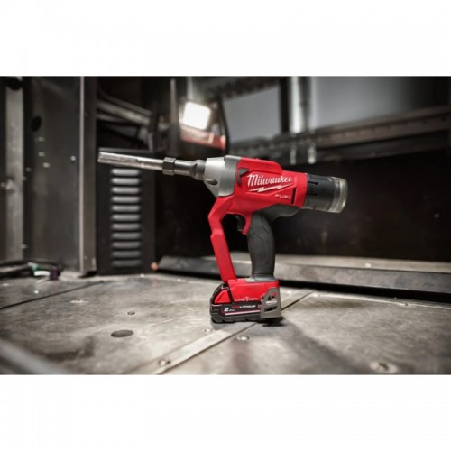 Заклепочник аккумуляторный для вытяжных заклепок MILWAUKEE M18 ONEFLT-0X, (Ø4,8-6,4мм) (каркас)