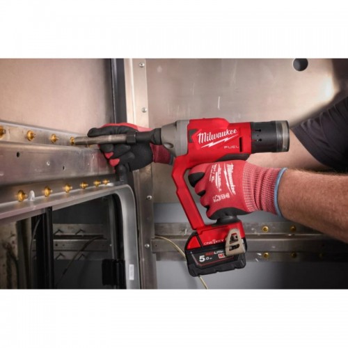 Заклепочник аккумуляторный для вытяжных заклепок MILWAUKEE M18 ONEFLT-0X, (Ø4,8-6,4мм) (каркас)