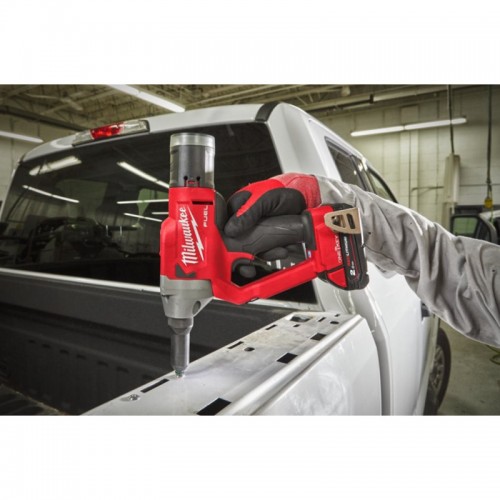 Заклепочник акумуляторний бесщеточный MILWAUKEE M18 ONEFPRT-202X (Ø4,8-7,0мм)(ЗУ+2акк.Х2Ач+HDкейс)