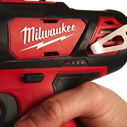 Дрель-шуруповерт аккумуляторная ударная MILWAUKEE M12 BPD-202C (30 Нм) (ЗУ+1ак.Х2Ач+кейс)