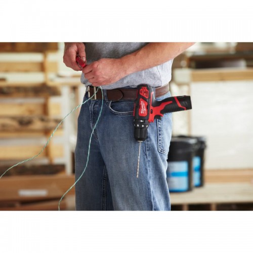 Дрель-шуруповерт аккумуляторная ударная MILWAUKEE M12 BPD-202C (30 Нм) (ЗУ+1ак.Х2Ач+кейс)