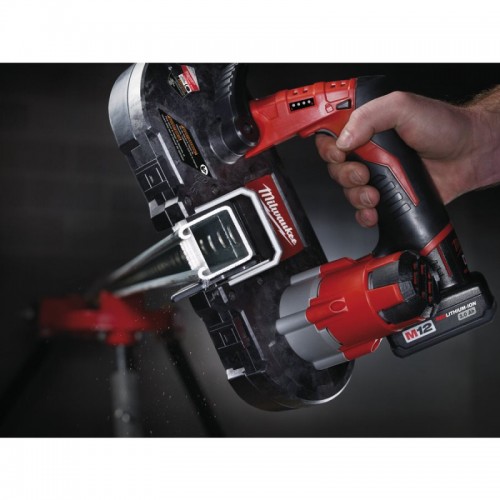 Пила ленточная аккумуляторная MILWAUKEE M12 BS-402C (ЗУ+2акк.Х4Аг+кейс)