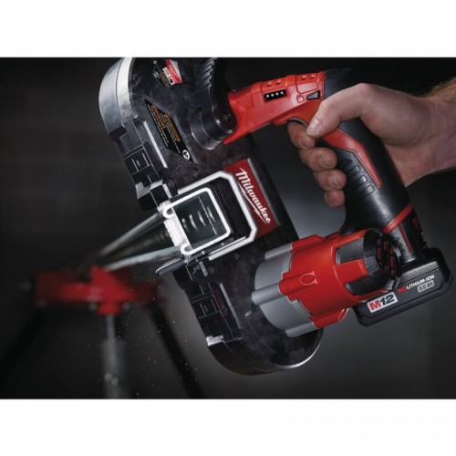 Пила ленточная аккумуляторная MILWAUKEE M12 BS-0 (каркас)