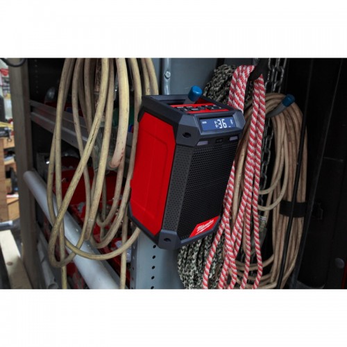 Динамик аккумуляторный DAB+/Зарядное устройство MILWAUKEE M12 RCDAB+