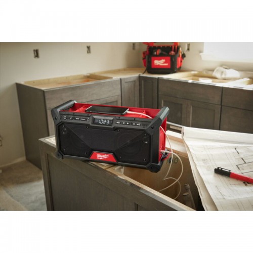 Радио аккумуляторное MILWAUKEE M18 RADDAB+G2-0