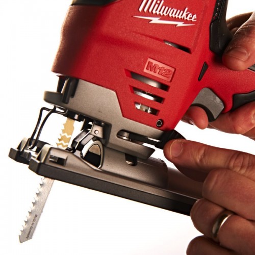 Пила лобзиковая аккумуляторная MILWAUKEE M12 JS-402B (ЗУ+2акк.Х4Ач+сумка)
