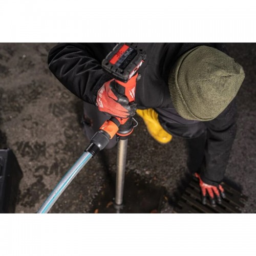 Насос аккумуляторный для перекачки жидкости MILWAUKEE M12 BSWP-0 (каркас)