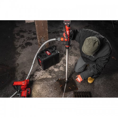 Насос аккумуляторный для перекачки жидкости MILWAUKEE M12 BSWP-601 (ЗУ+1акк.Х6Ач)