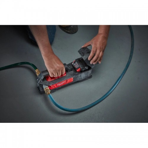 Насос для перекачки воды аккумуляторный бесщёточный MILWAUKEE M18 BTP-0 (каркас)