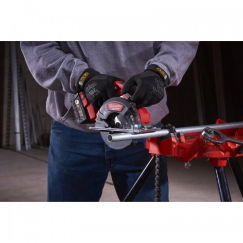Пила дисковая аккумуляторная бесщеточная по металу MILWAUKEE M18 FMCS-0X Ø150мм (каркас+HDкейс)
