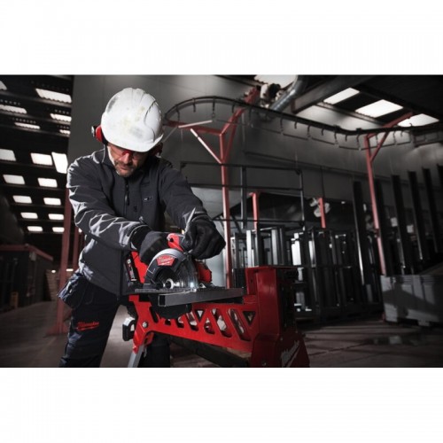 Пила дисковая аккумуляторная бесщеточная по металу MILWAUKEE M18 FMCS-0X Ø150мм (каркас+HDкейс)