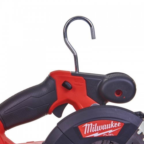 Пила дисковая аккумуляторная бесщеточная по металу MILWAUKEE M18 FMCS-0X Ø150мм (каркас+HDкейс)