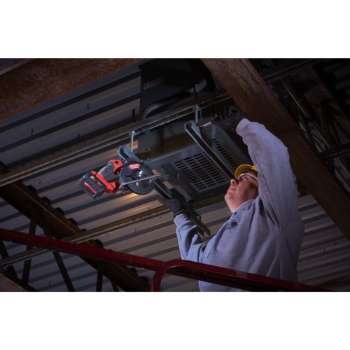 Пила дисковая аккумуляторная бесщеточная по металу MILWAUKEE M18 FMCS-502X Ø150мм (ЗУ+2Х5Ач+HDкейс)