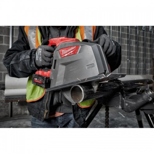 Пила дисковая аккумуляторная бесщеточная по металлу MILWAUKEE M18 FMCS66-0C Ø203мм (каркас)