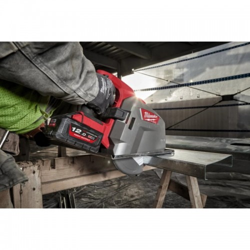 Пила дисковая аккумуляторная бесщеточная по металлу MILWAUKEE M18 FMCS66-0C Ø203мм (каркас)