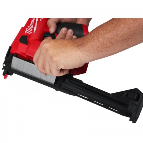 Пистолет гвоздезабивной аккумуляторный бесщёточный MILWAUKEE M12 FCN18GS-0X, 16-38мм (каркас+кейс)