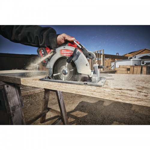 Пила дисковая аккумуляторная бесщеточная MILWAUKEE M18 FCS66-0 Ø190мм (каркас)