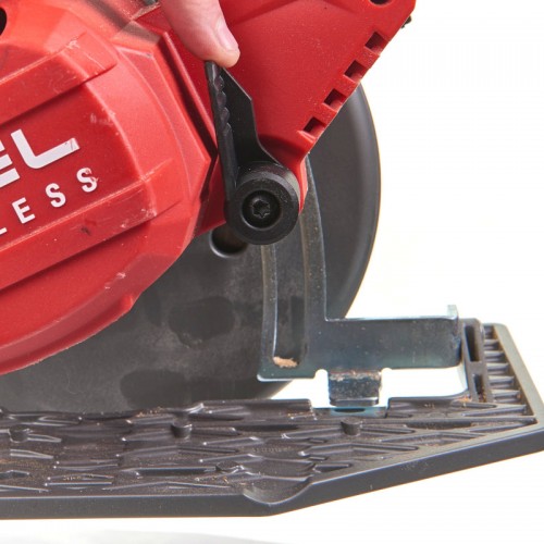 Пила дисковая аккумуляторная бесщеточная MILWAUKEE M18 FCS66-0 Ø190мм (каркас)