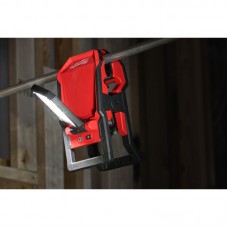 Фонарь светодиодный аккумуляторный MILWAUKEE M18 PAL2-0 с шарнирным световым блоком 2000 люмен.