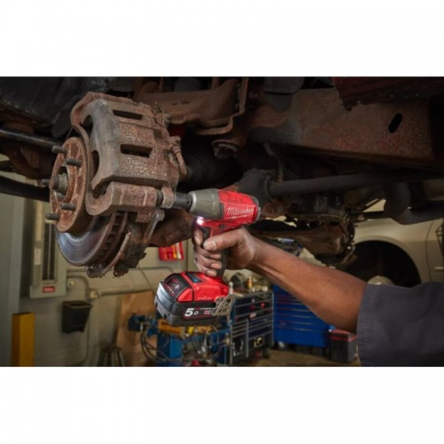 Гайковерт аккумуляторный бесщеточный MILWAUKEE 1/2\" (339Нм) M18 FIW2F12-0X, с кольцом (каркас+кейс)