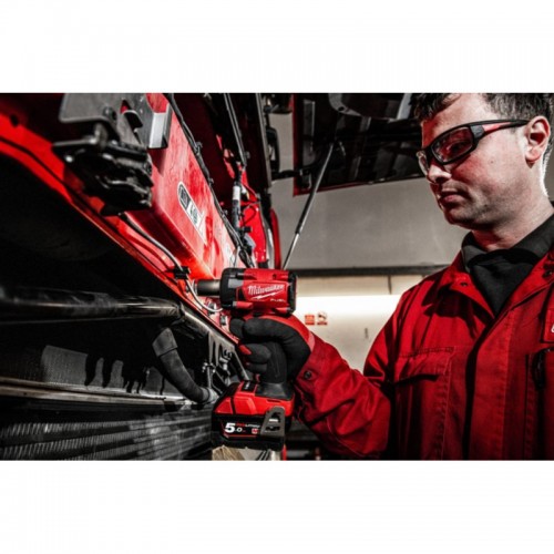 Гайковерт аккумуляторный бесщеточный MILWAUKEE 1/2\" (339 Нм) M18 FIW2P12-502X, с пином (ЗУ+2Х5Ач)
