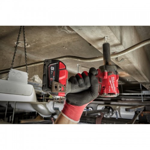 Гайковерт аккумуляторный бесщеточный MILWAUKEE 1/2\" (339 Нм) M18 FIW2P12-502X, с пином (ЗУ+2Х5Ач)