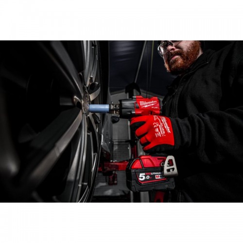 Гайковерт аккумуляторный бесщёточный MILWAUKEE 1/2\" (881 Нм) M18 FMTIW2F12-502X,с кольцом