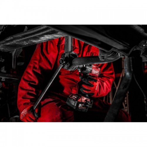 Гайковерт аккумуляторный бесщёточный MILWAUKEE 1/2\" (881 Нм) M18 FMTIW2F12-502X,с кольцом