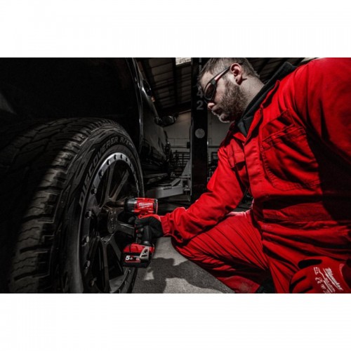 Гайковерт аккумуляторный бесщёточный MILWAUKEE 1/2\" (881 Нм) M18 FMTIW2F12-502X,с кольцом