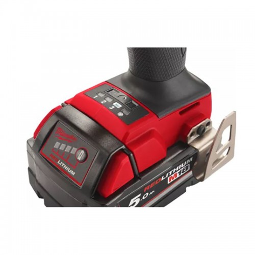 Гайковерт аккумуляторный бесщёточный MILWAUKEE 1/2\" (881 Нм) M18 FMTIW2F12-502X,с кольцом