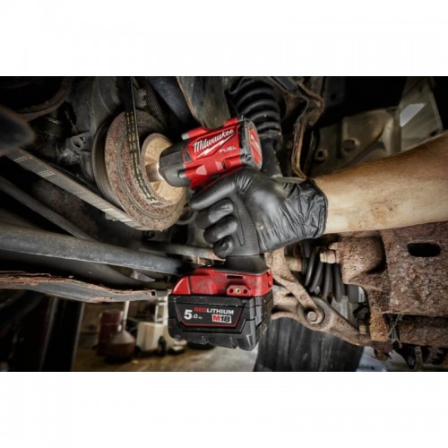 Гайковерт аккумуляторный бесщёточный MILWAUKEE 1/2\" (881 Нм) M18 FMTIW2F12-502X,с кольцом