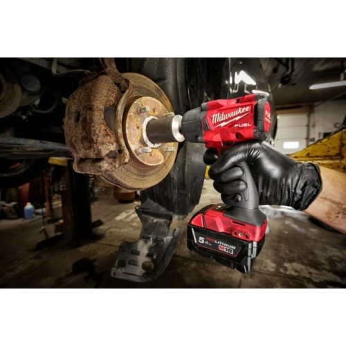 Гайковерт аккумуляторный бесщёточный MILWAUKEE 1/2\" (881 Нм) M18 FMTIW2F12-502X,с кольцом