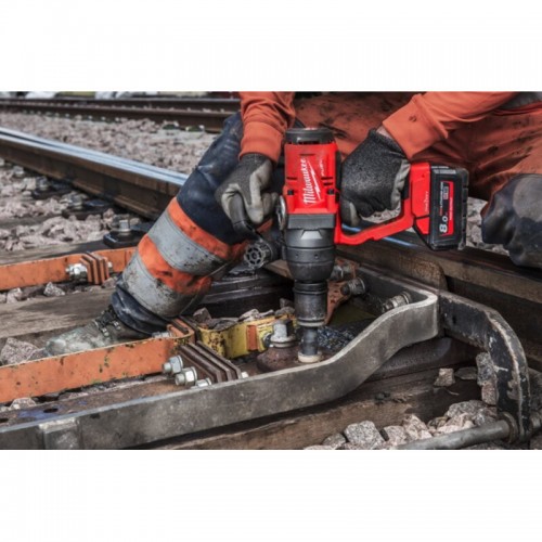 Гайковерт аккумуляторный бесщеточный MILWAUKEE 1'' (2400Нм) M18 ONEFHIWF1-0X, с кольцом (каркас)