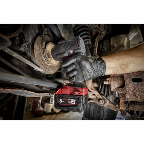 Гайковерт аккумуляторный бесщеточный MILWAUKEE 3/8\" (813Нм) М18 FMTIW2F38-0X, с кольцом (каркас)