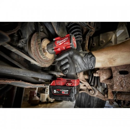 Гайковерт аккумуляторный бесщеточный MILWAUKEE 3/8\" (813Нм) М18 FMTIW2F38-0X, с кольцом (каркас)