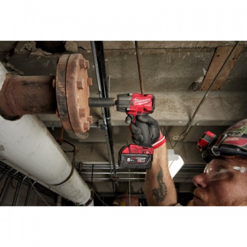 Гайковерт аккумуляторный бесщеточный MILWAUKEE 3/8\" (813Нм) М18 FMTIW2F38-0X, с кольцом (каркас)