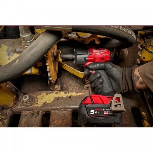 Гайковерт аккумуляторный бесщеточный MILWAUKEE 3/8\" (813Нм) М18 FMTIW2F38-0X, с кольцом (каркас)