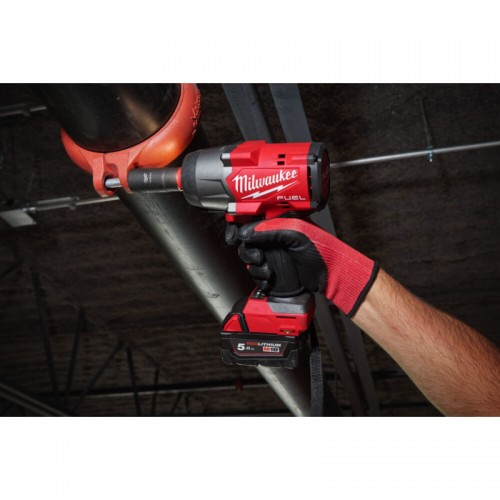 Гайковерт аккумуляторный бесщёточный MILWAUKEE 1/2\" (2034 Нм) M18 FHIW2F12-502X, с кольцом